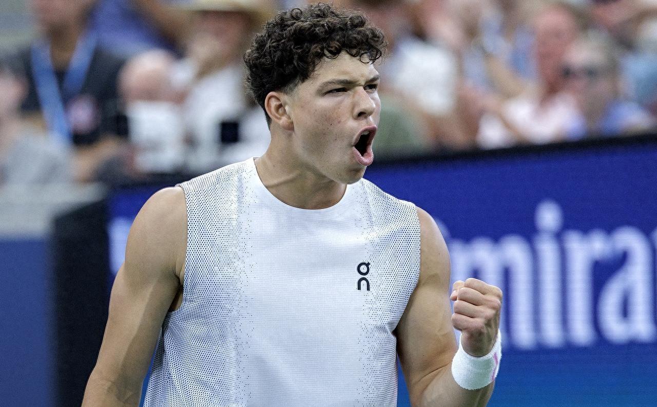 亚博官方网站-包含重磅！圣安东尼奥马刺今晨刷新队史纪录阿斯顿维拉围绕英超更衣室发声，科维托娃与60激战SKT分钟的词条-亚博官方网站